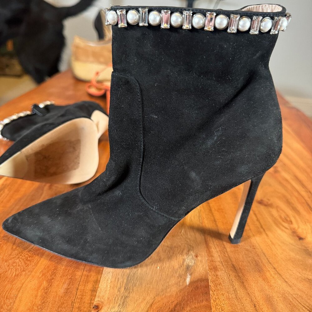 Stuart Weitzman Pointed Toe Suede Black Ankle Boots Size 7